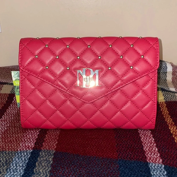 Badgley mischka NWT envelope crossbody purse lipstick red gold quilt stud vegan - Picture 2 of 8